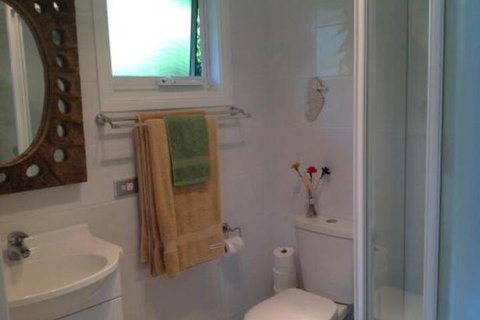 Studio Cabana On Golf In Mollymook - Accommodation Burleigh 4