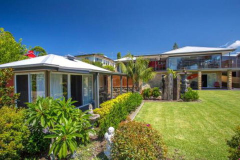Studio Cabana On Golf In Mollymook - Accommodation Burleigh 0