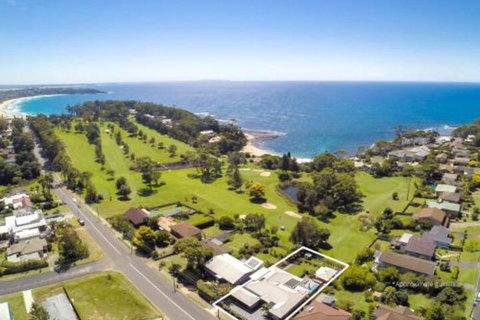 Studio Cabana On Golf In Mollymook - Accommodation Burleigh 5