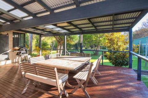 Family Friendly Holiday Haven - Accommodation Burleigh 0