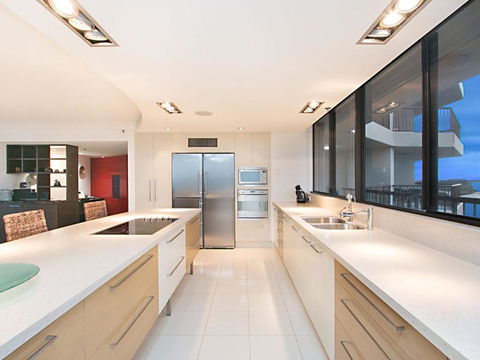 Seascape Apartments Unit 1201 Luxury Apartment With Views Of The Gold Coast & Hinterland - Accommodation Burleigh 6