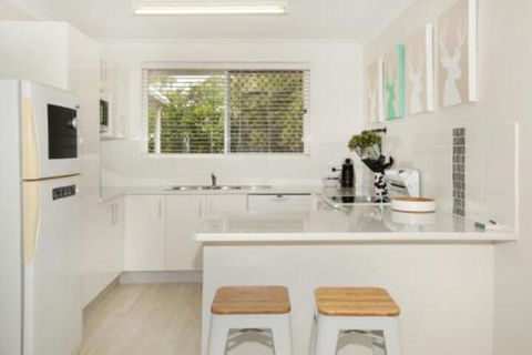 Unit 1 / 14 Tamarindus Street Marcoola Beach Pet Friendly 300 BOND Linen Supplied - Accommodation Burleigh 7