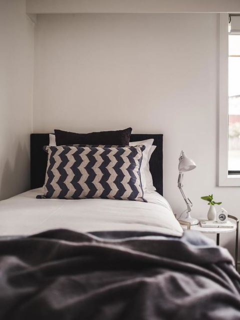 Russell House - Accommodation Burleigh 4