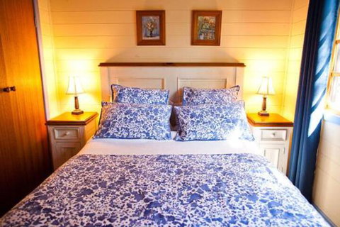 Minimbah Farm Cottages Family Farmstay Choose From 2 & 3 Bedroom Cottages & 6 Bedroom House - Accommodation Burleigh 2