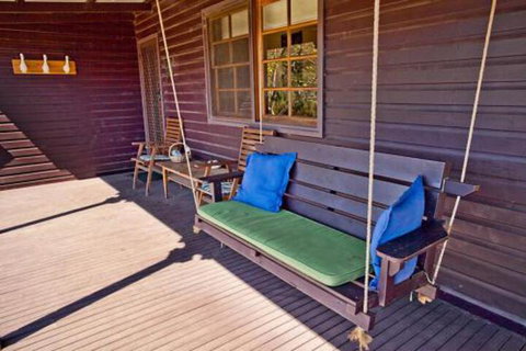 Minimbah Farm Cottages Family Farmstay Choose From 2 & 3 Bedroom Cottages & 6 Bedroom House - Accommodation Burleigh 7