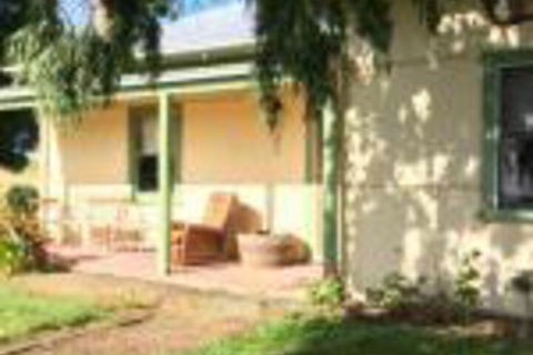 Tarndwarncoort Farmers Cottage - Accommodation Burleigh 0