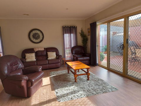 Annesley Central - Accommodation Burleigh 4