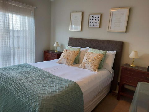 Annesley Central - Accommodation Burleigh 5