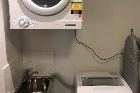 Liverpool New Apt 2BR & 2Bath - Accommodation Burleigh 2