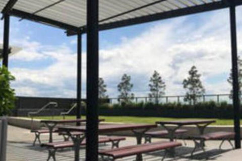 Liverpool New Apt 2BR & 2Bath - Accommodation Burleigh 4