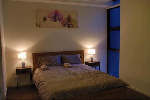 Liverpool New Apt 2BR & 2Bath - Accommodation Burleigh 3