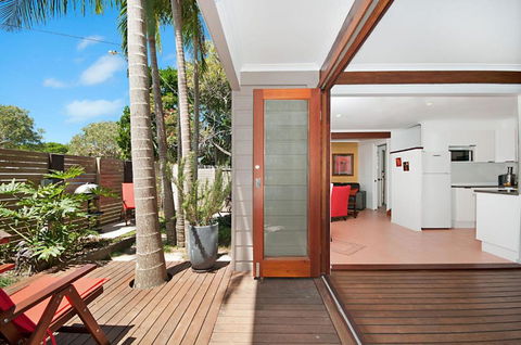 A SWEET ESCAPE Alkira - Accommodation Burleigh 6