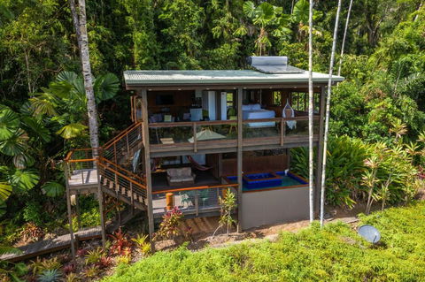 Daintree Holiday Homes La Vista - Accommodation Burleigh 2
