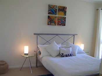 Art On Hart - Accommodation Burleigh 2