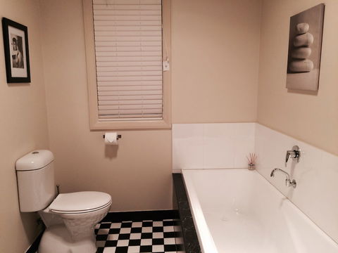 Lotte's Cottage - Accommodation Burleigh 4
