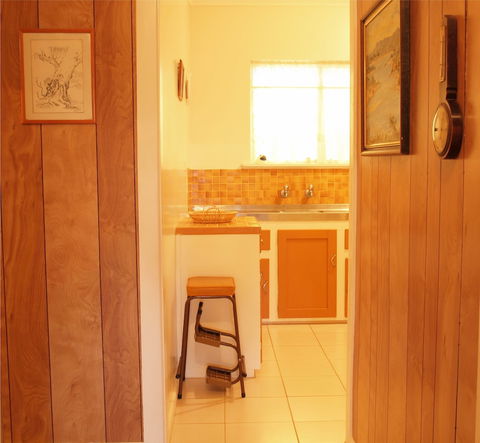 Capon Cottage - Accommodation Burleigh 1