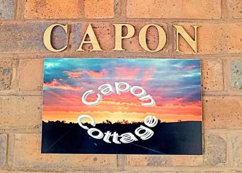 Capon Cottage - Accommodation Burleigh 0