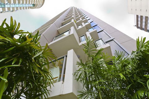 Mantra Midtown - Accommodation Burleigh 1