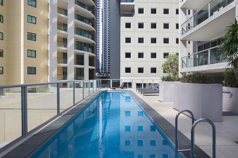 Mantra Midtown - Accommodation Burleigh 5