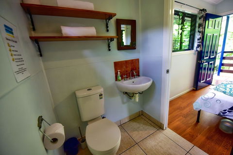 Thornton Beach Bungalows - Accommodation Burleigh 6