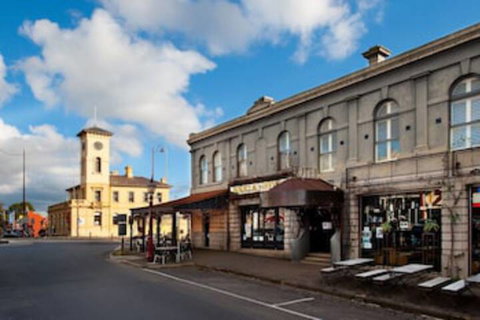 Hotel Frangos - Accommodation Burleigh 0