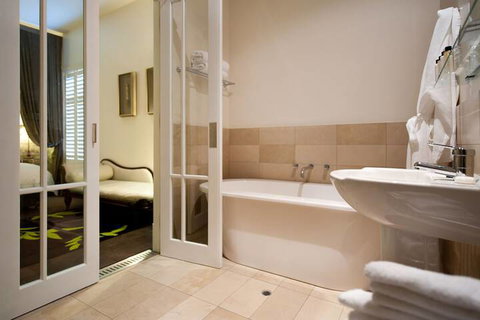 Hotel Frangos - Accommodation Burleigh 7