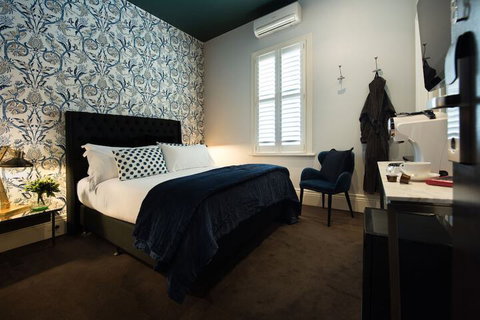 Hotel Frangos - Accommodation Burleigh 5