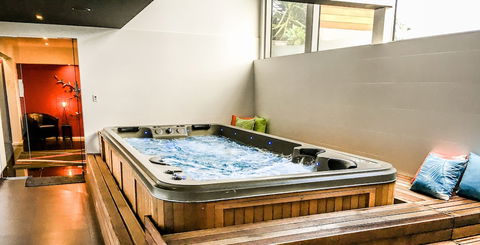 Starhaven Retreat - Accommodation Burleigh 1
