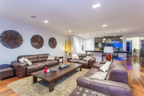 Starhaven Retreat - Accommodation Burleigh 2