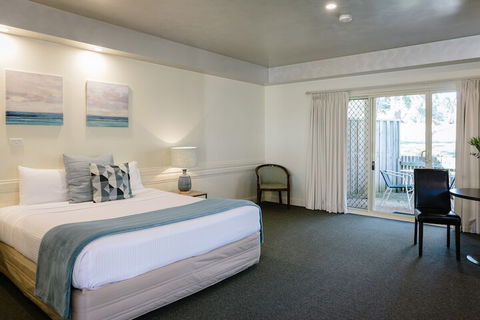 Fairways Resort - Accommodation Burleigh 2