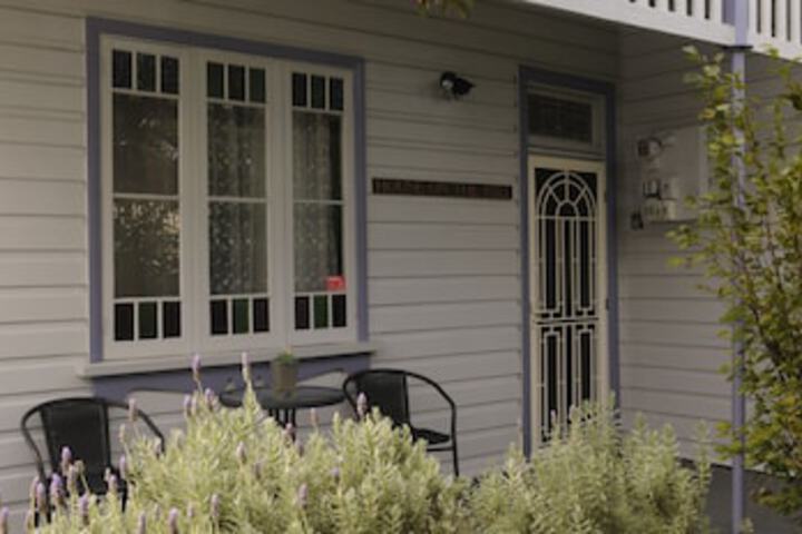 Cessnock NSW Accommodation Burleigh