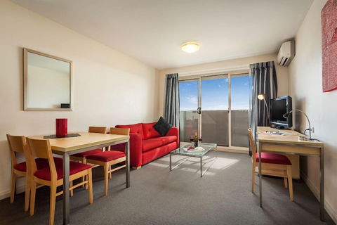 Quest Castle Hill - Accommodation Burleigh 1