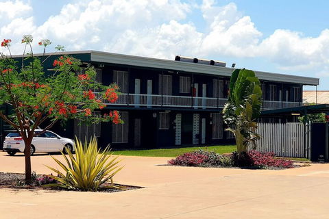 The Leprechaun Resort - Accommodation Burleigh 2