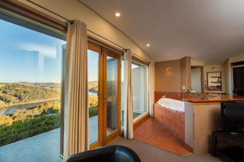 Eagle View Escape - Accommodation Burleigh 2