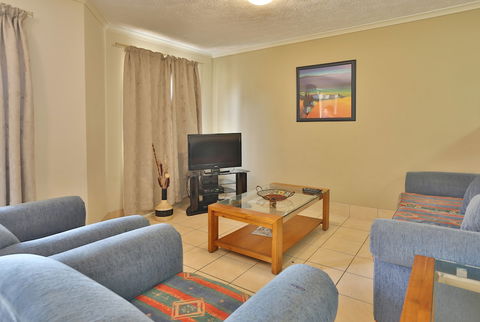 K Resort - Accommodation Burleigh 4