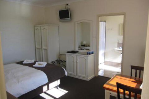Aussie Settler Motel - Accommodation Burleigh 4