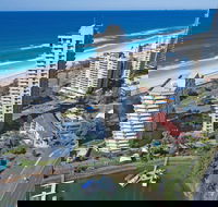 Capricorn One - Accommodation Burleigh