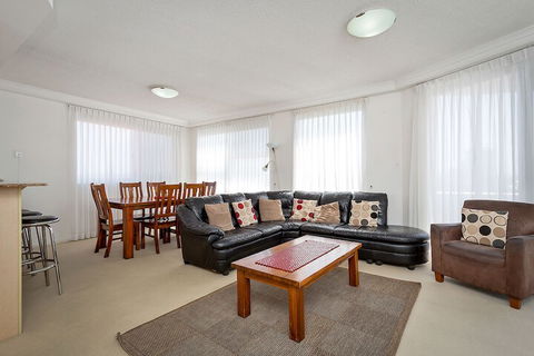 Kirra Beach Apartments - Accommodation Burleigh 4