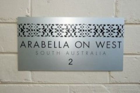 Arabella On West Apartments - Accommodation Burleigh 1