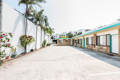 Hibiscus Motel - Accommodation Burleigh 1