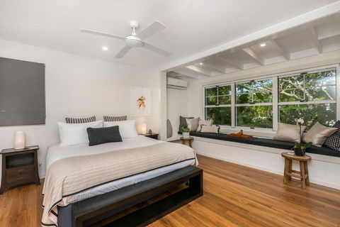Aaman & Cinta Luxury Villas - Accommodation Burleigh 5