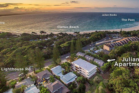 Julians Apartments - Accommodation Burleigh 1