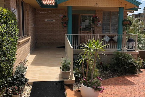 Beaches Serviced Apartments - Accommodation Burleigh 1