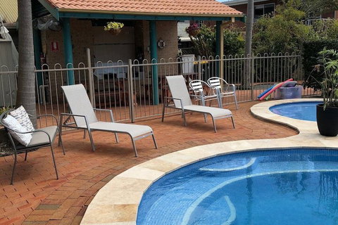 Beaches Serviced Apartments - Accommodation Burleigh 7