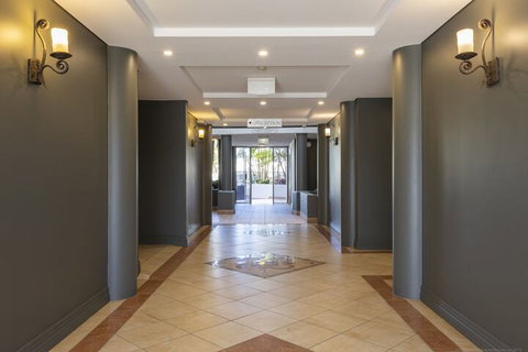 Bay Royal Apartments - Accommodation Burleigh 1