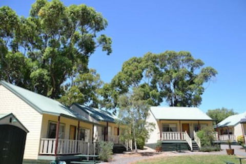 Avoca Cottages - Accommodation Burleigh 0