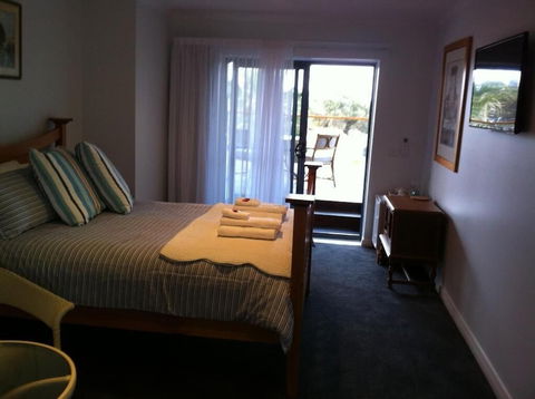 Corinella On The Esplanade Bed & Breakfast - Accommodation Burleigh 4