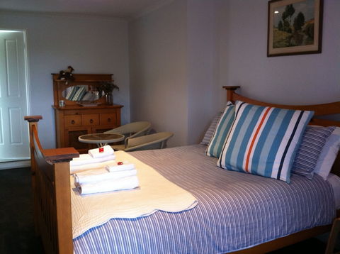 Corinella On The Esplanade Bed & Breakfast - Accommodation Burleigh 6