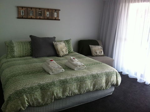 Corinella On The Esplanade Bed & Breakfast - Accommodation Burleigh 3