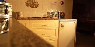The Keepers Cottages - Accommodation Burleigh 1